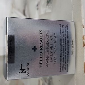 It cosmetics Hello Results Wrinkle-Reducing Daily Retinol Serum-in-Cream